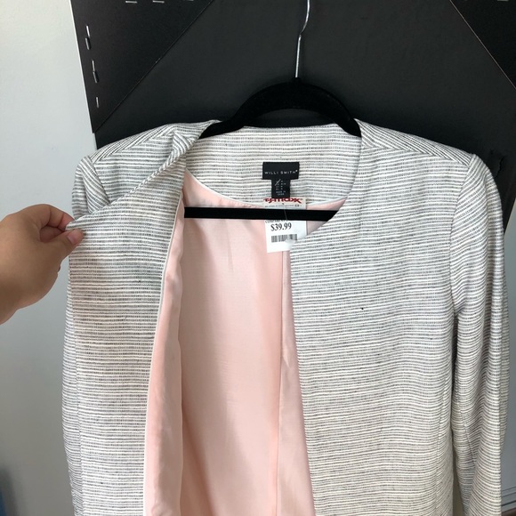 Simple grey and white stripped coat - Picture 1 of 3